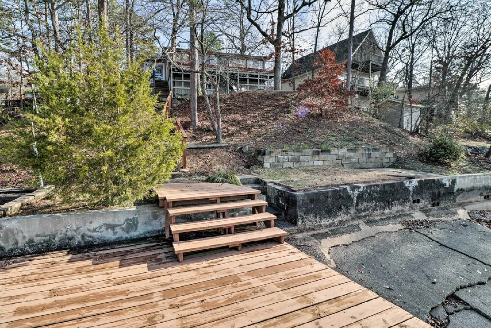 Riverfront Deck + Fire Pit: Hot Springs Retreat!