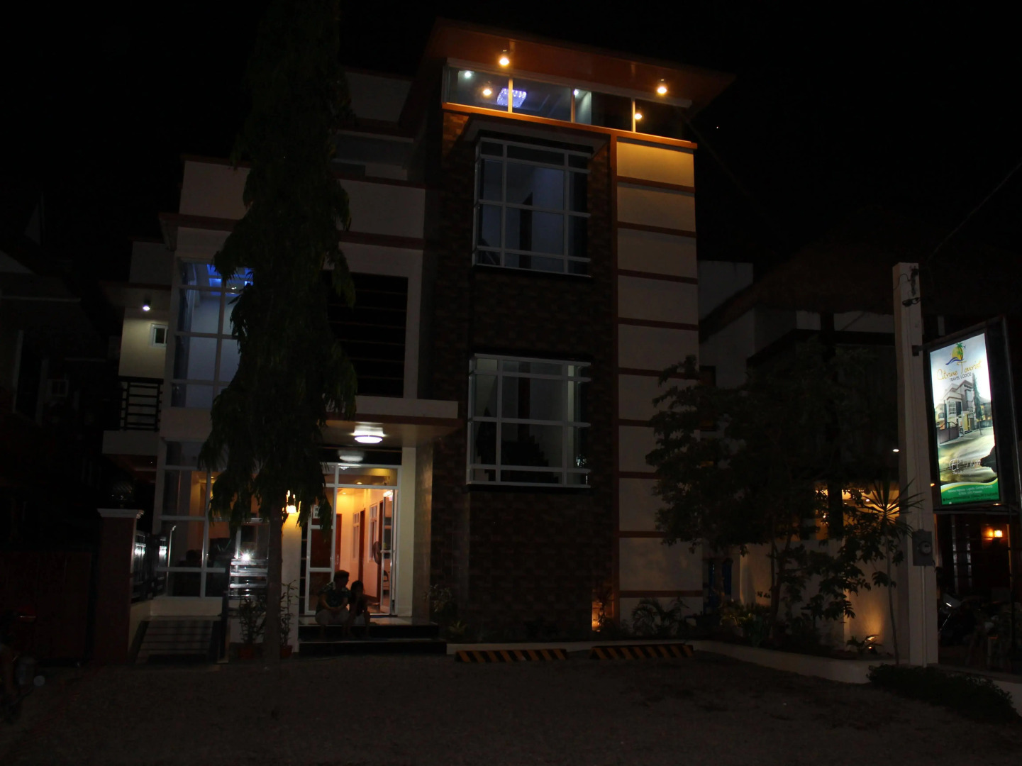 Citrine Tourist Travel Lodge