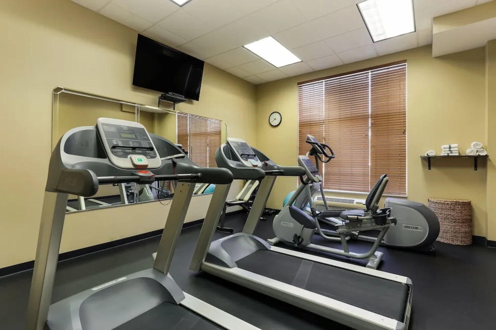 Hawthorn Suites by Wyndham Madison Fitchburg