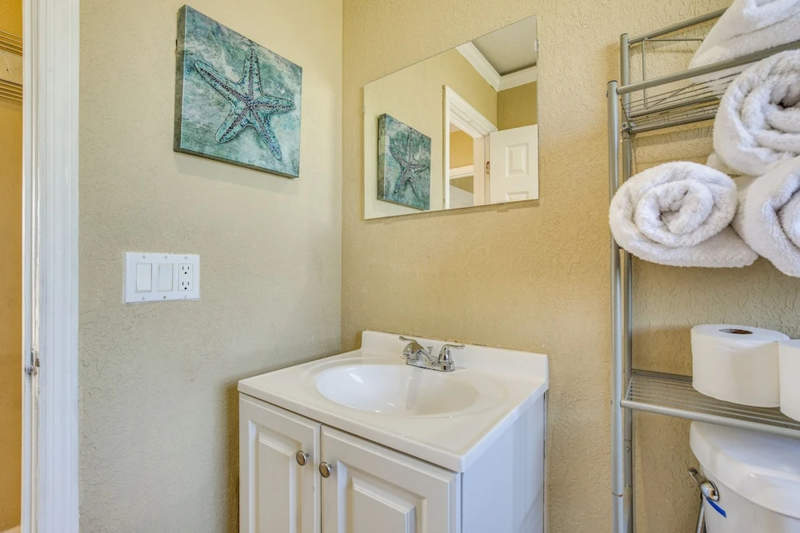 North Lauderdale Vacation Rental: 8 Mi to Beach!