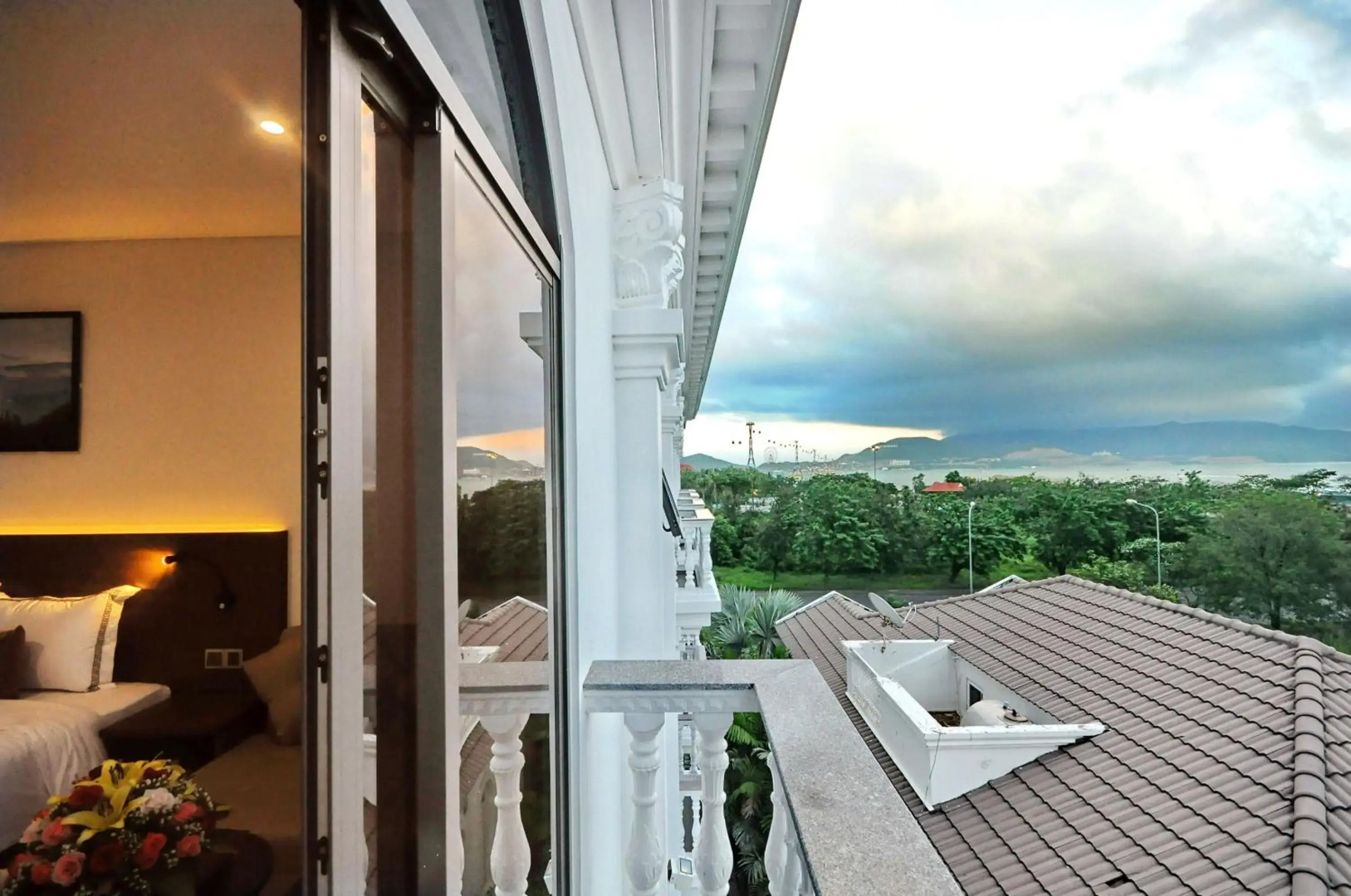 Crown Nguyen Hoang Hotel