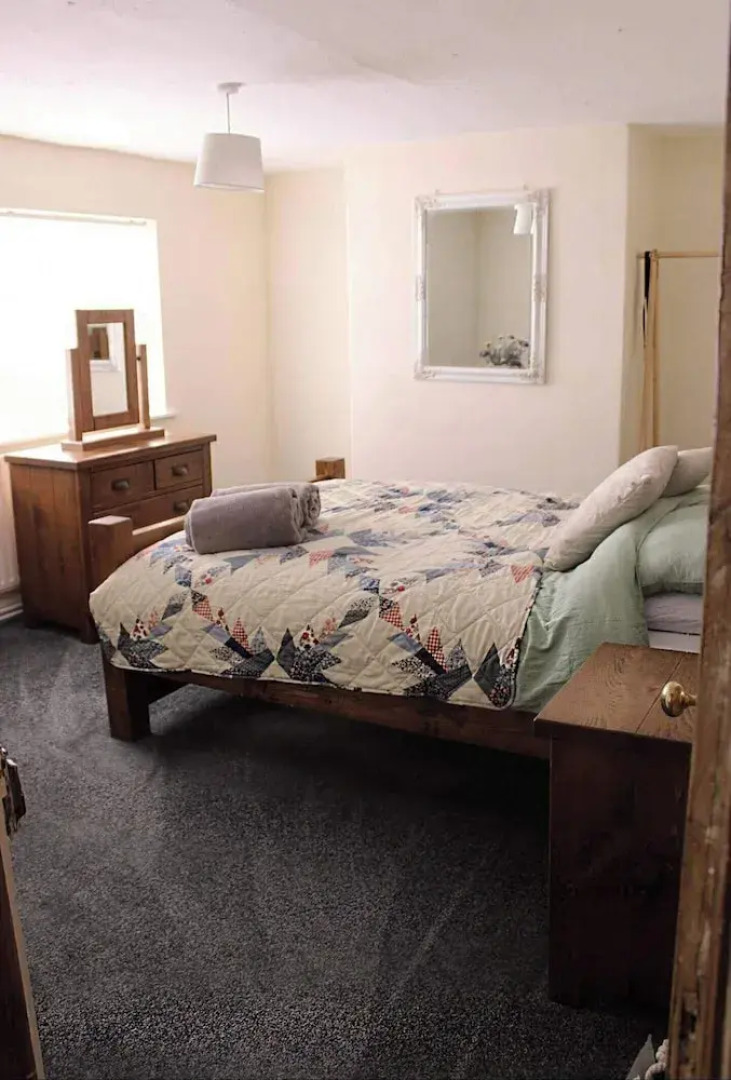 Blyton 2-bed Cottage, Parking, 30m to Lincoln