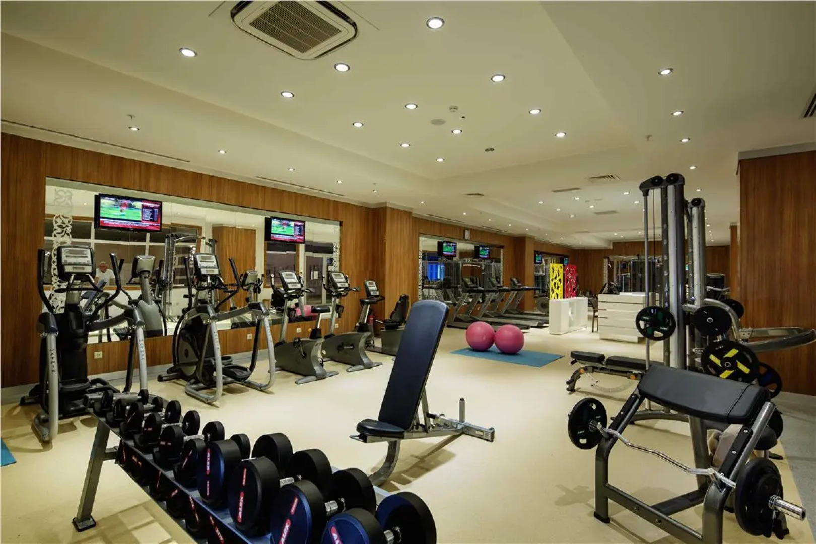 Crystal Tat Beach Pearl Collection