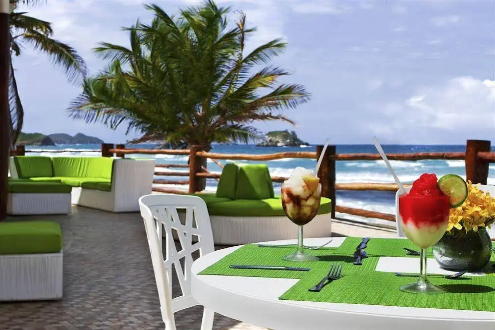 Agua Dorada Beach Hotel by Lidotel