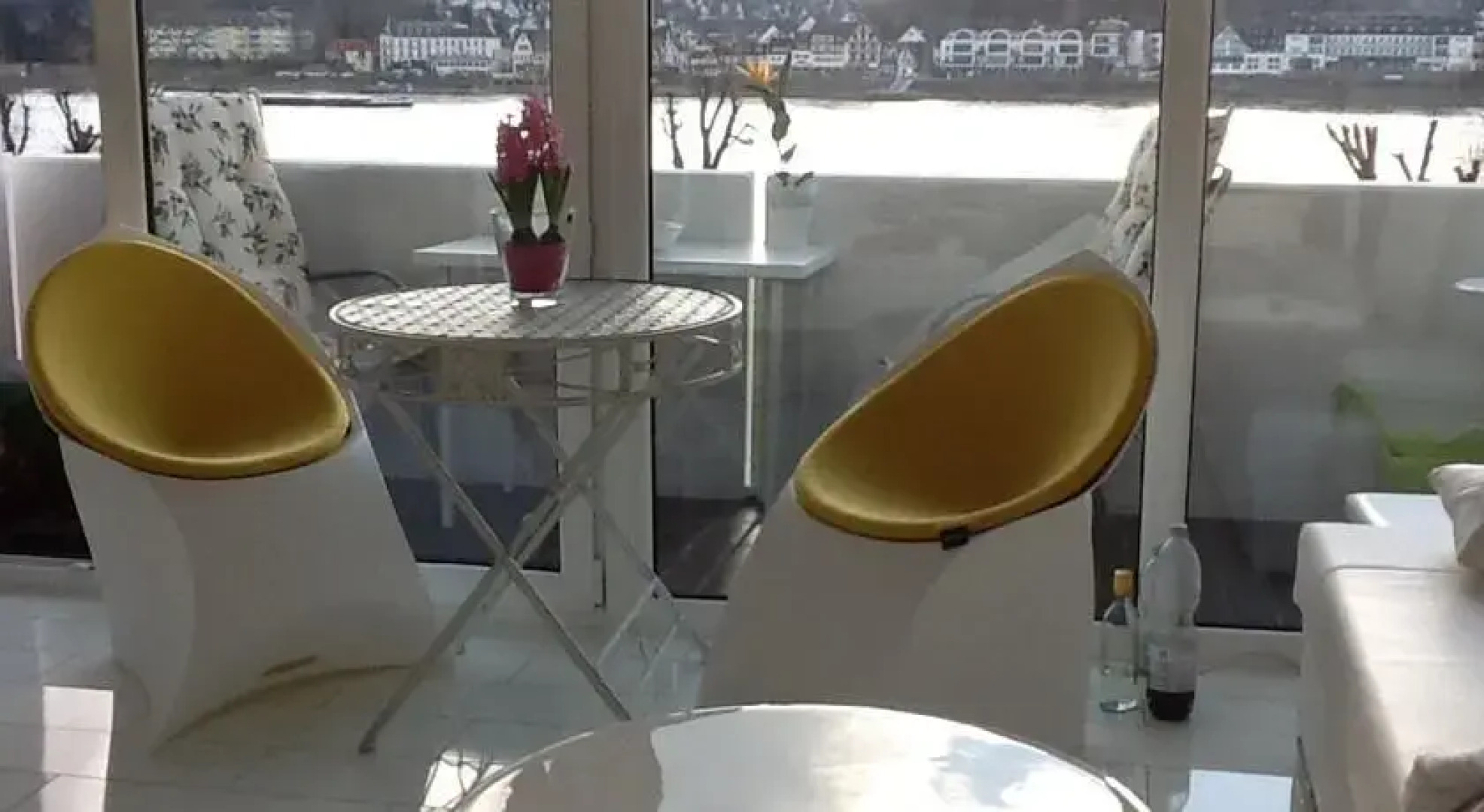 Ferienappartements Mit Top- Rheinblick