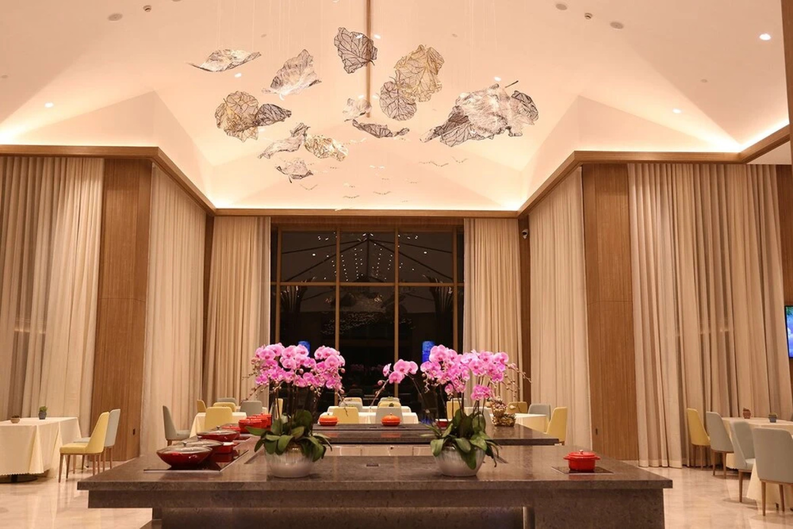 Emerald Bay Hotel Fuxian Lake