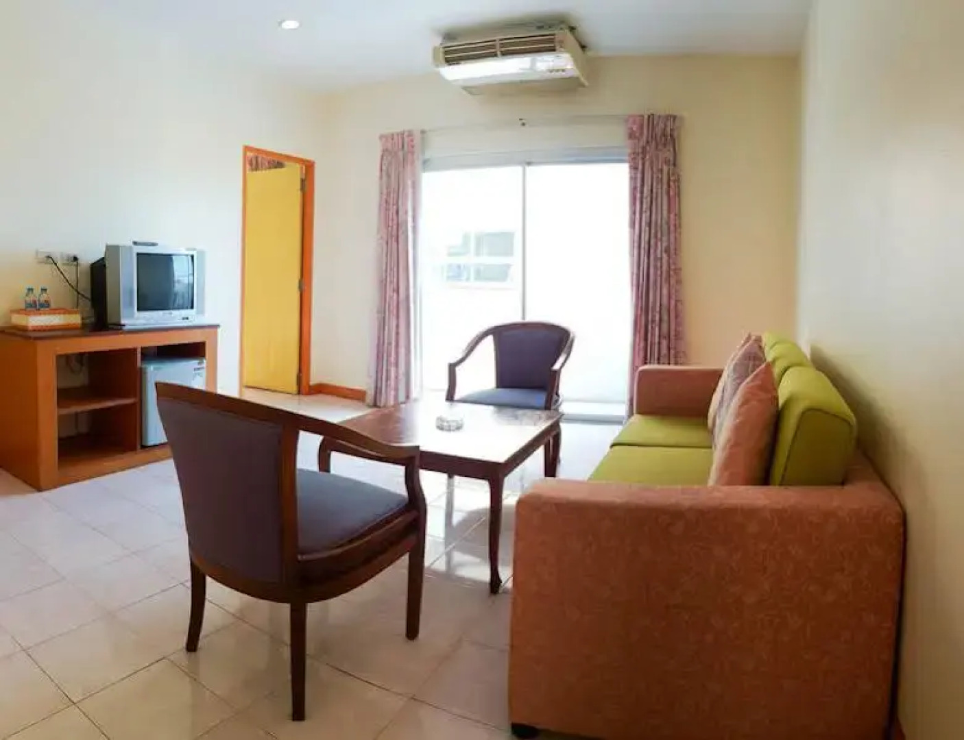 Eastiny Bella Vista Hotel & Residence