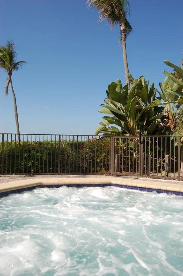 Mariners Boathouse and Beach Resort