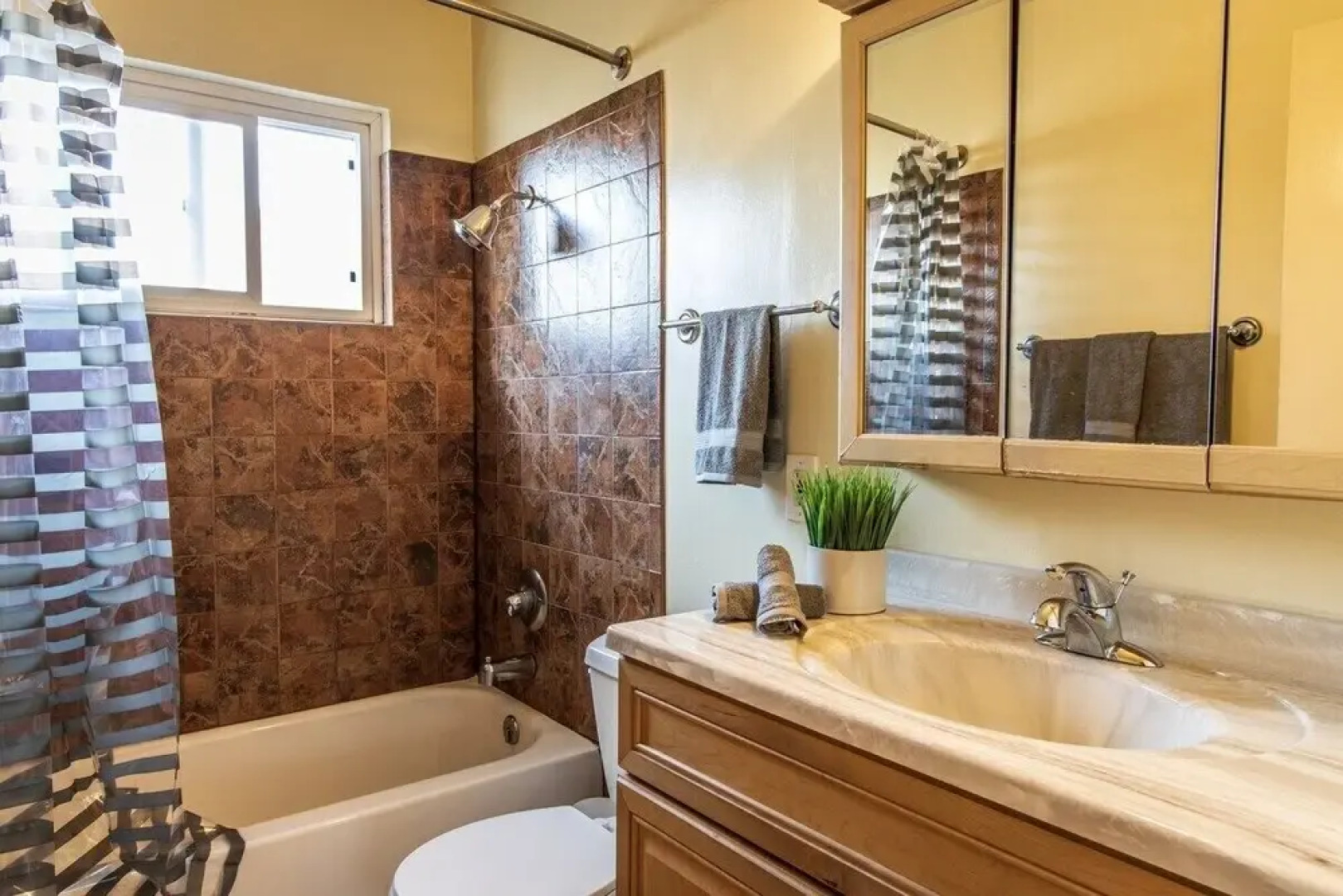 Cozy Richmond Two Bedroom