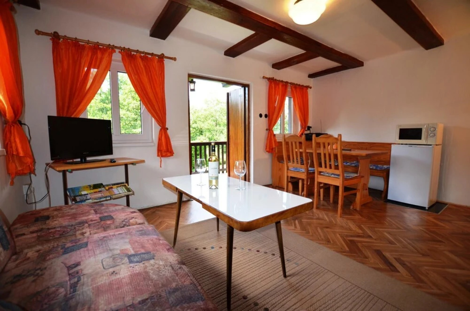 Poolincluded Chalet Jizera