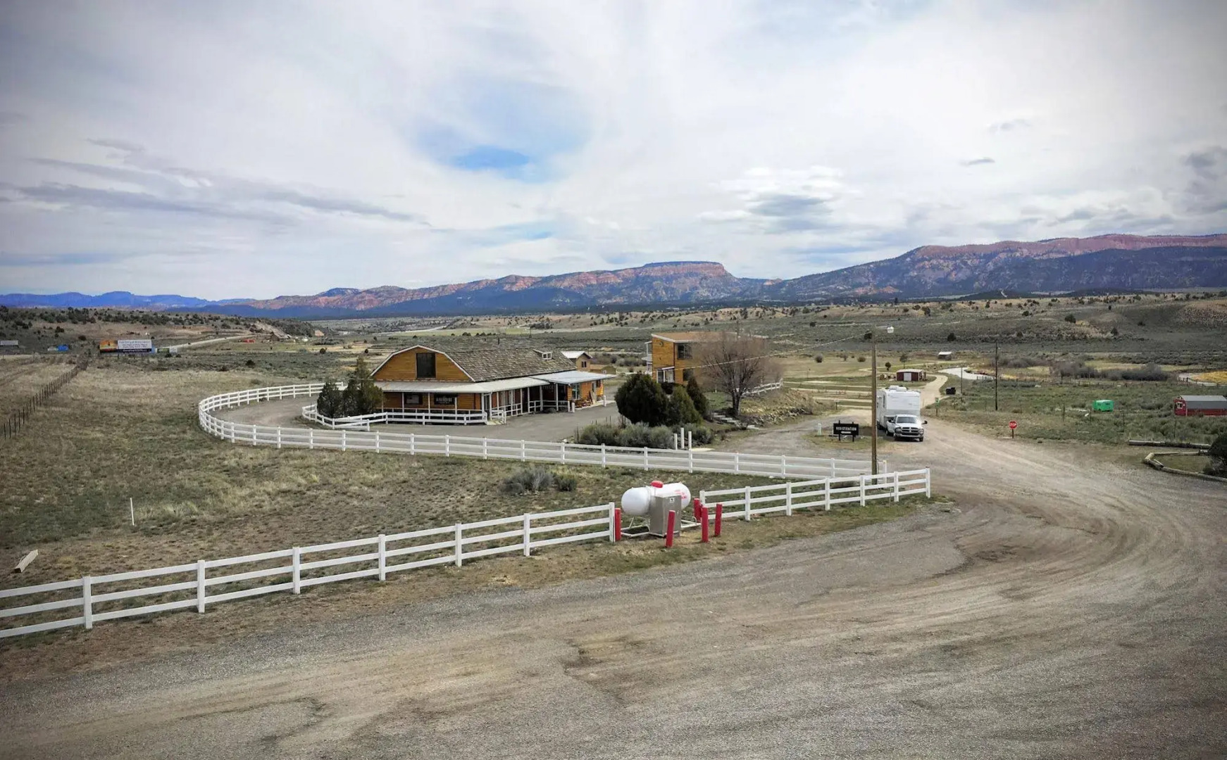 The Riverside Ranch RV Park, Motel & Campground