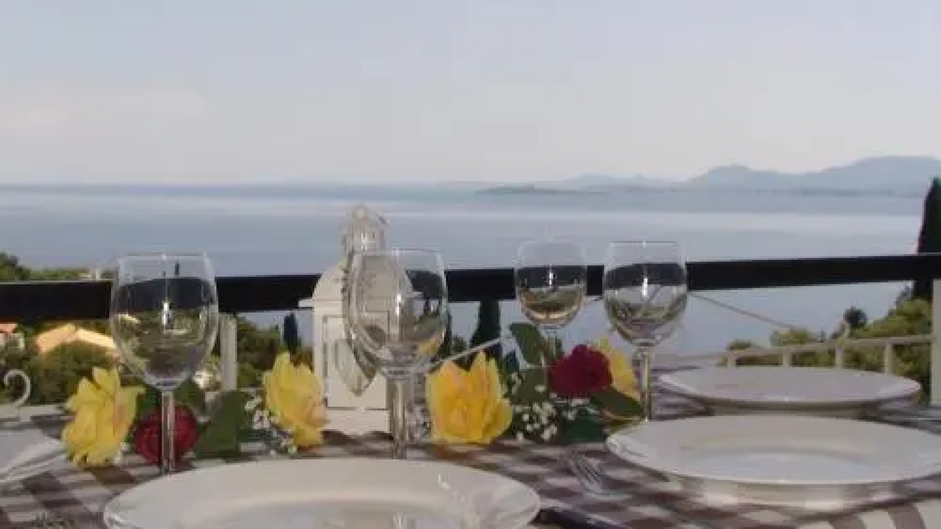 Zeus Pool Apartments