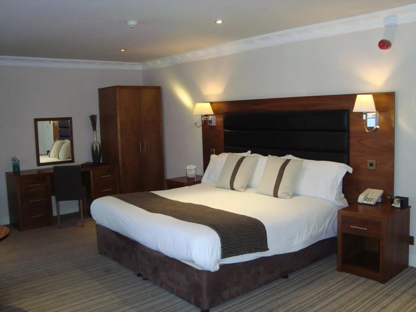 Waterton Park Hotel