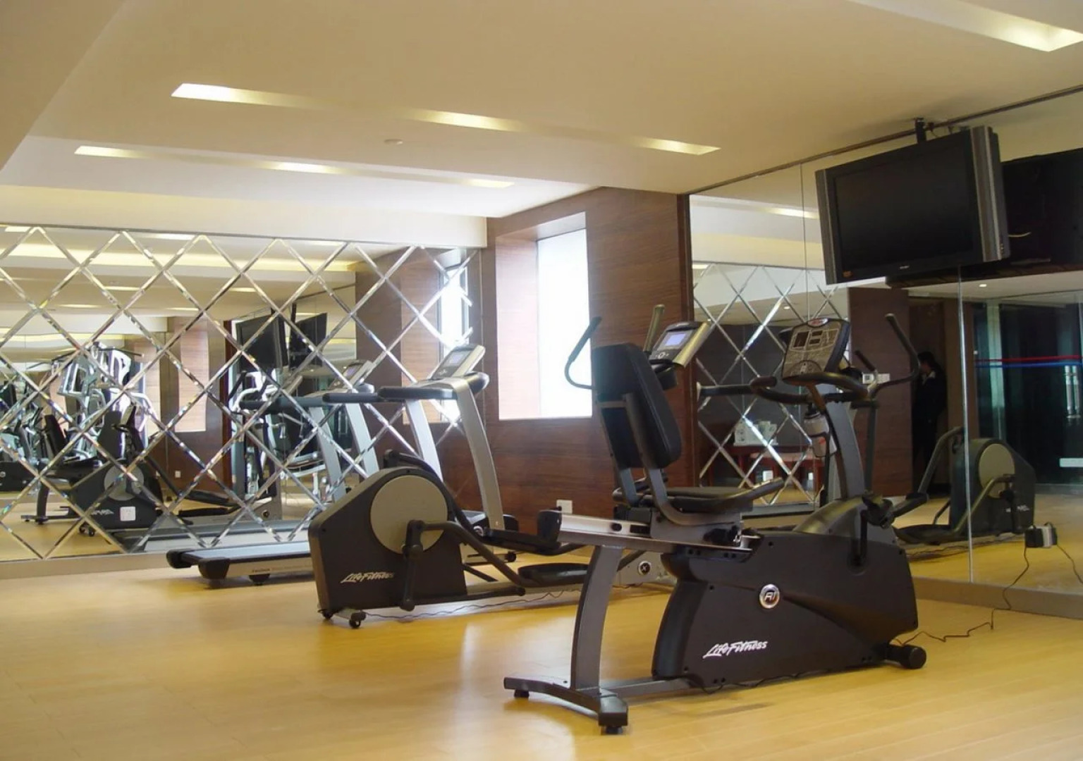 Guangdong Victory Hotel - Free shuttle bus to exhibition center during Canton Fair