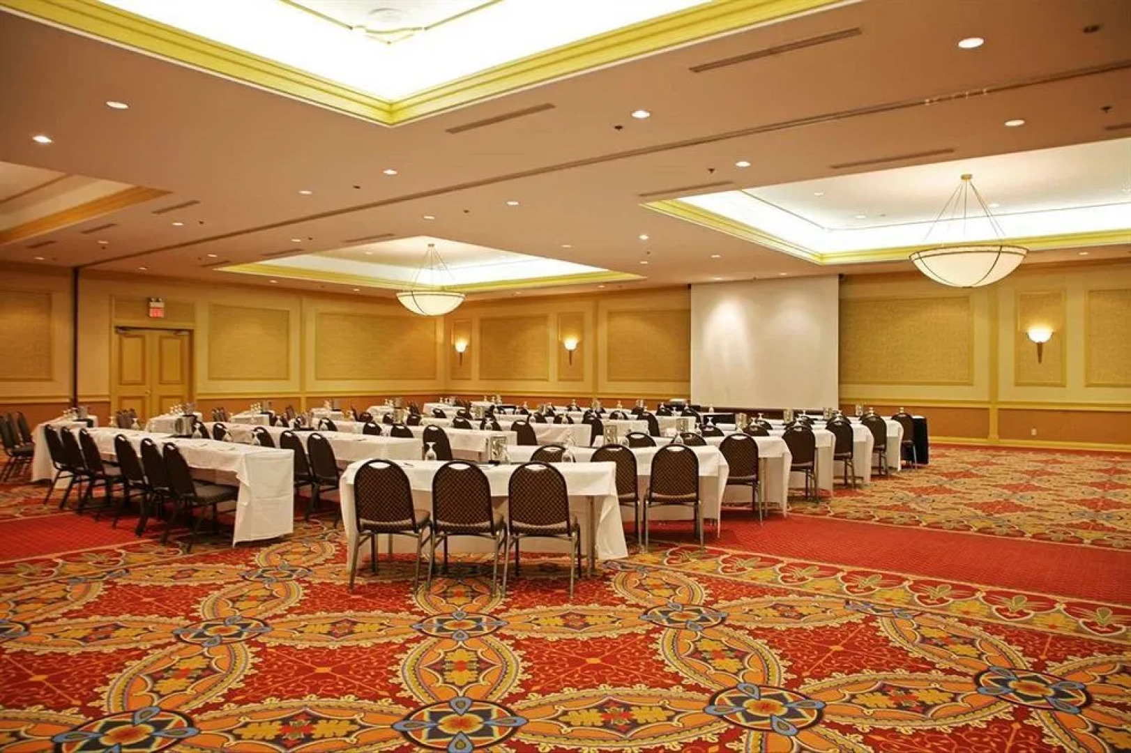 Embassy Suites by Hilton Pittsburgh International Airport