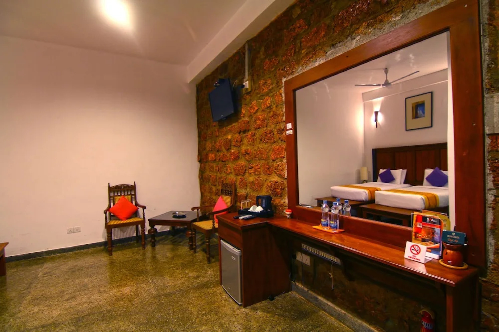 Travelers Lodge by City Hub