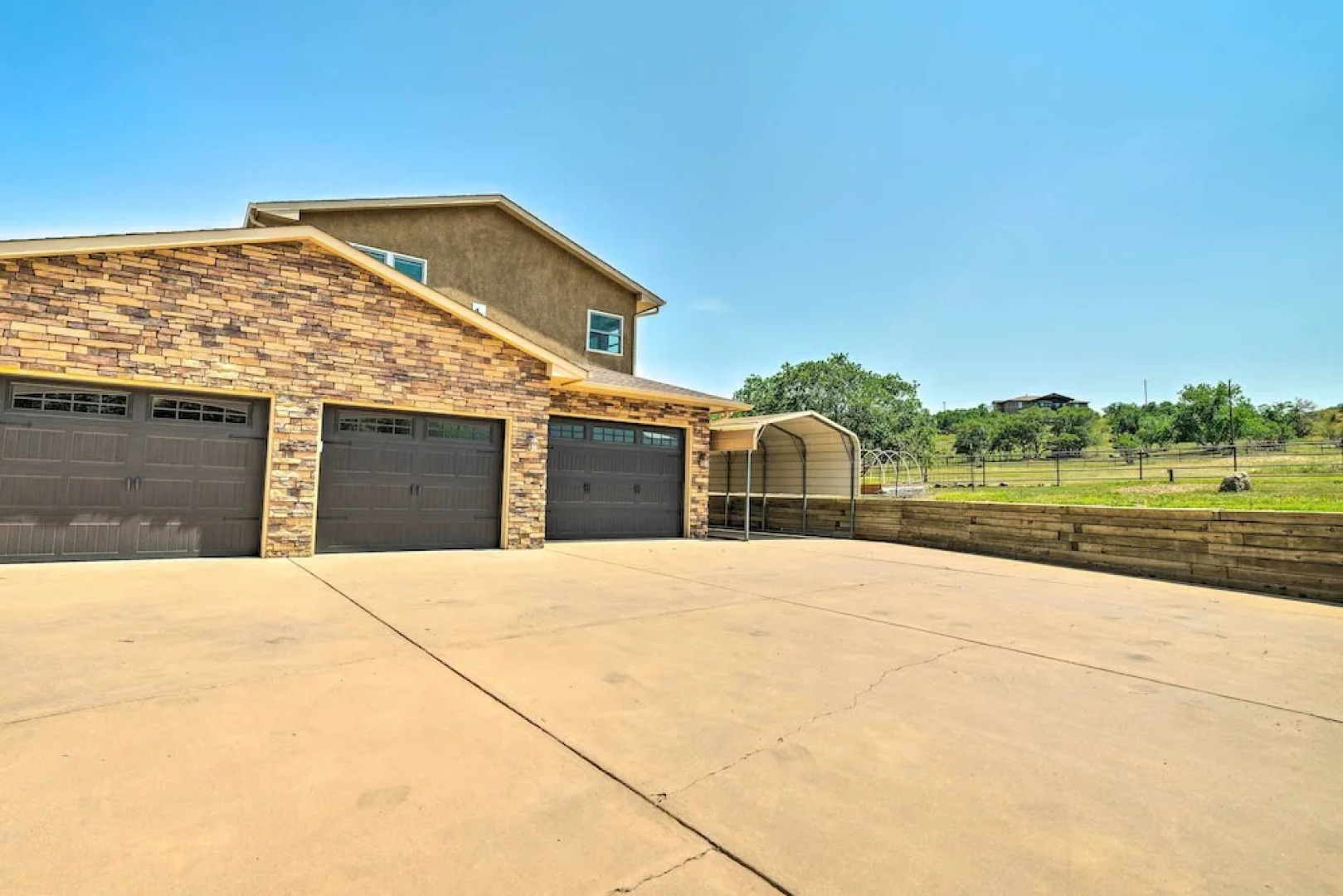 Monument Getaway w/ Hot Tub, 12 Mi to Usaf Academy