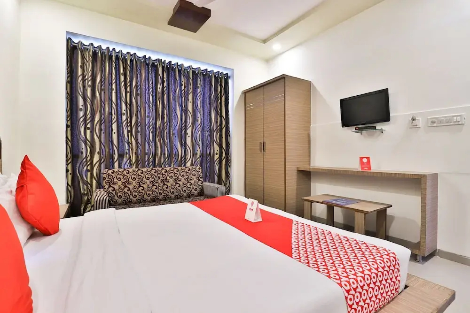 OYO 2389 Hotel The Grand Pritam