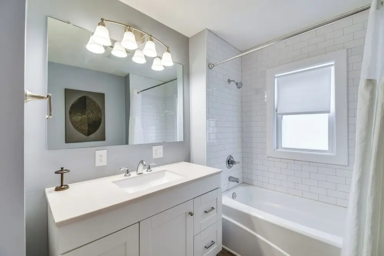 2 Mi to Dtwn Syracuse: Cozy Updated Apt!