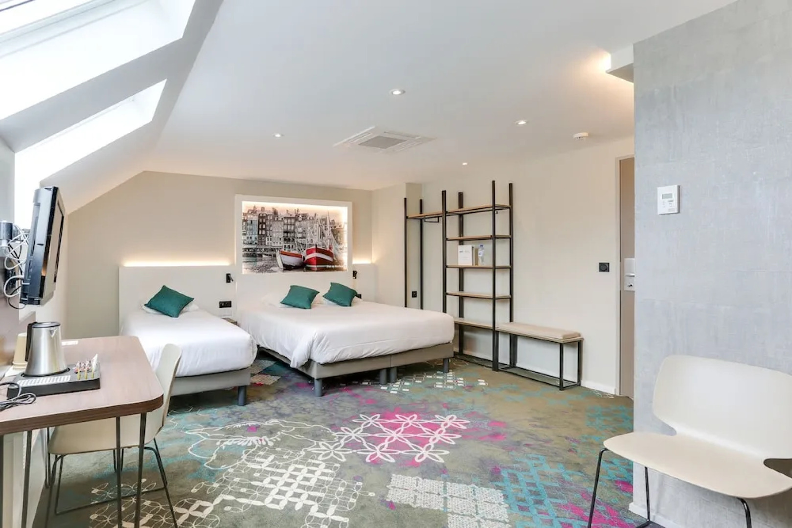 Brit Hotel Caen Nord - Mémorial