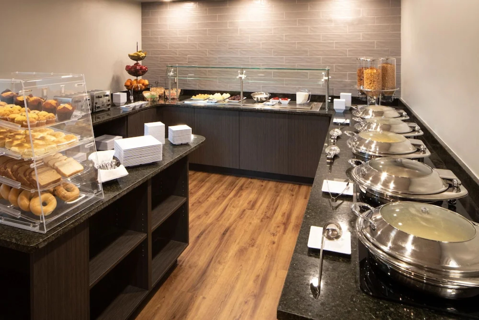 Totem Hotel and Suites