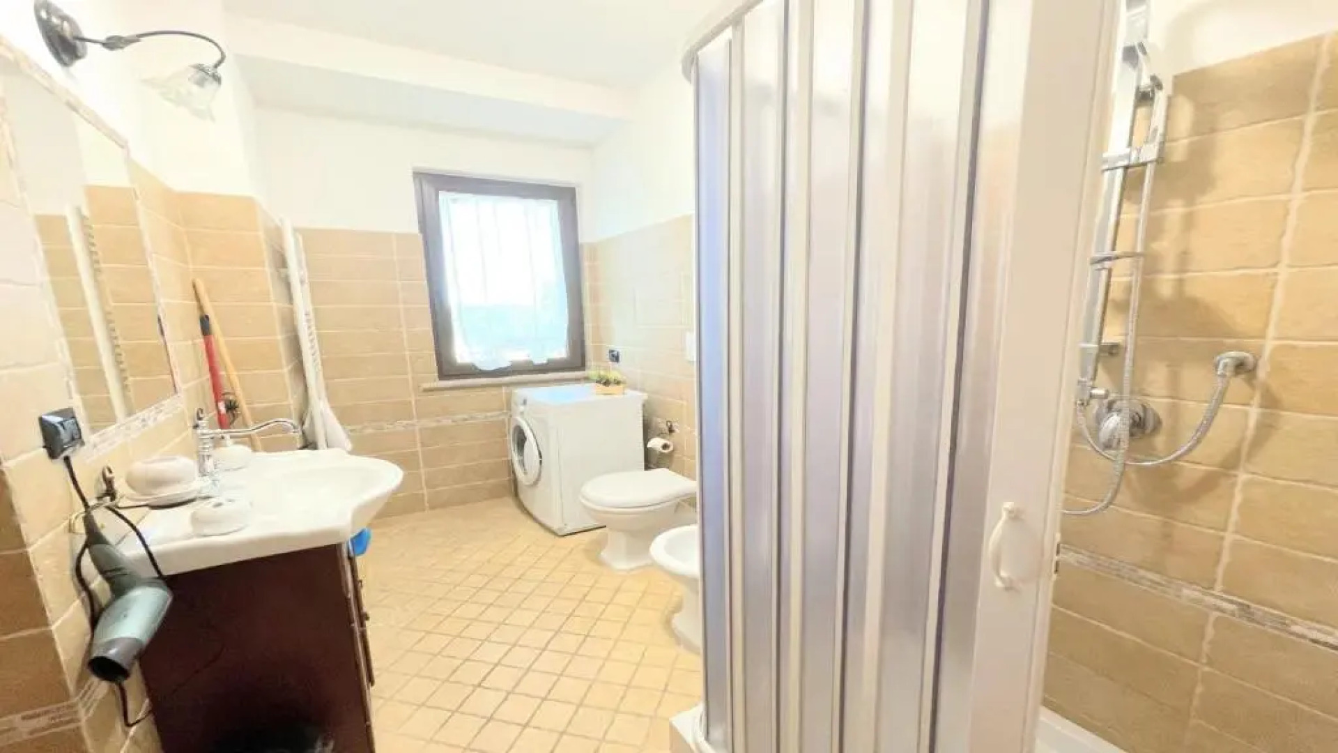 Lake View Luxury Villa and Pool