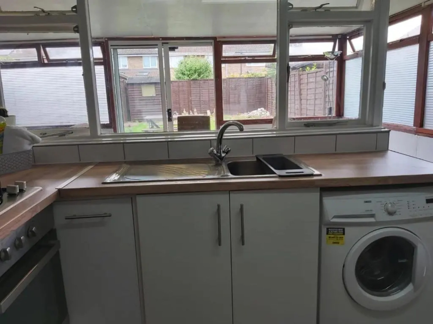 Eddiwick House - Huku Kwetu Dunstable -Spacious 3 Bedroom House- Sleeps 6 - Suitable & Affordable Group Accommodation - Business Travellers