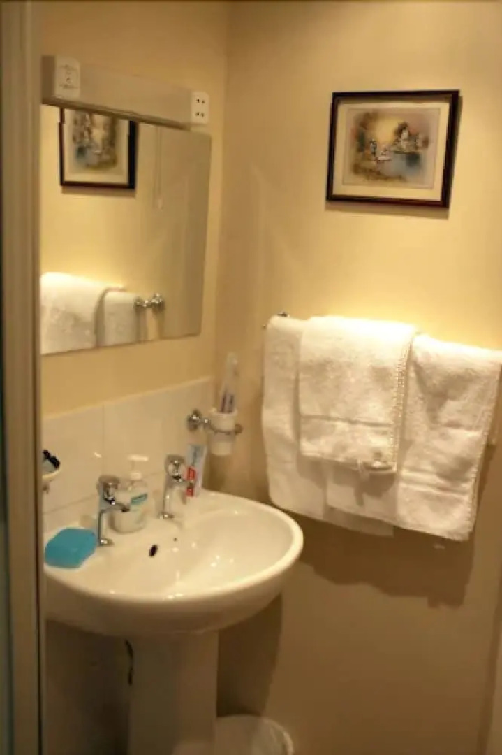 White House View Guest House