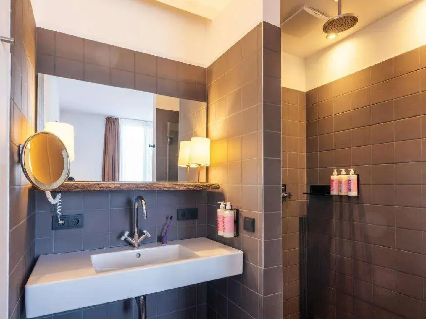 Numa Berlin Weinmeister