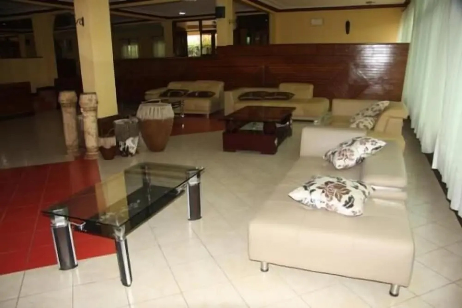 Bunyonyi Safaris Resort