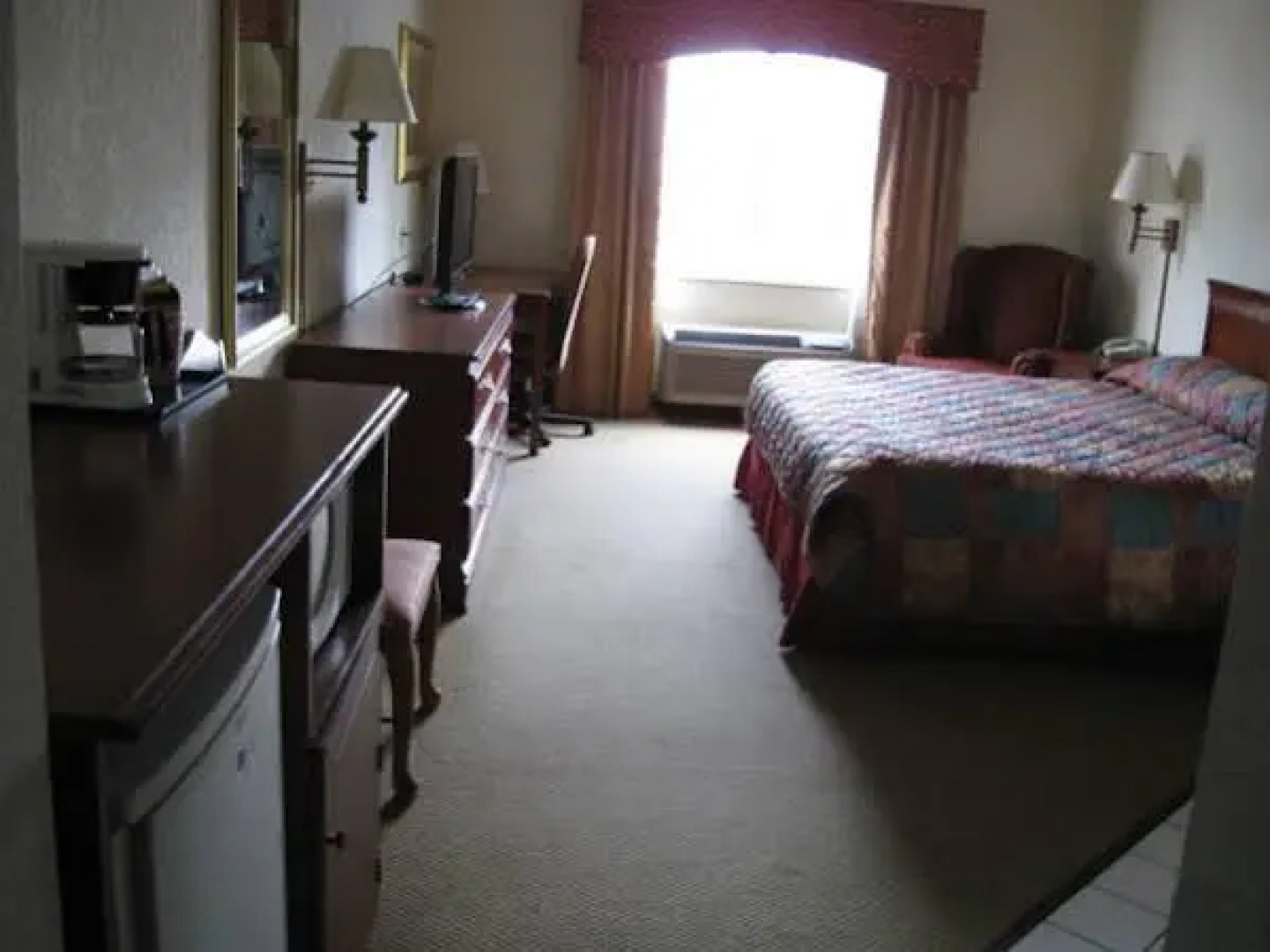 American Inn and Suites