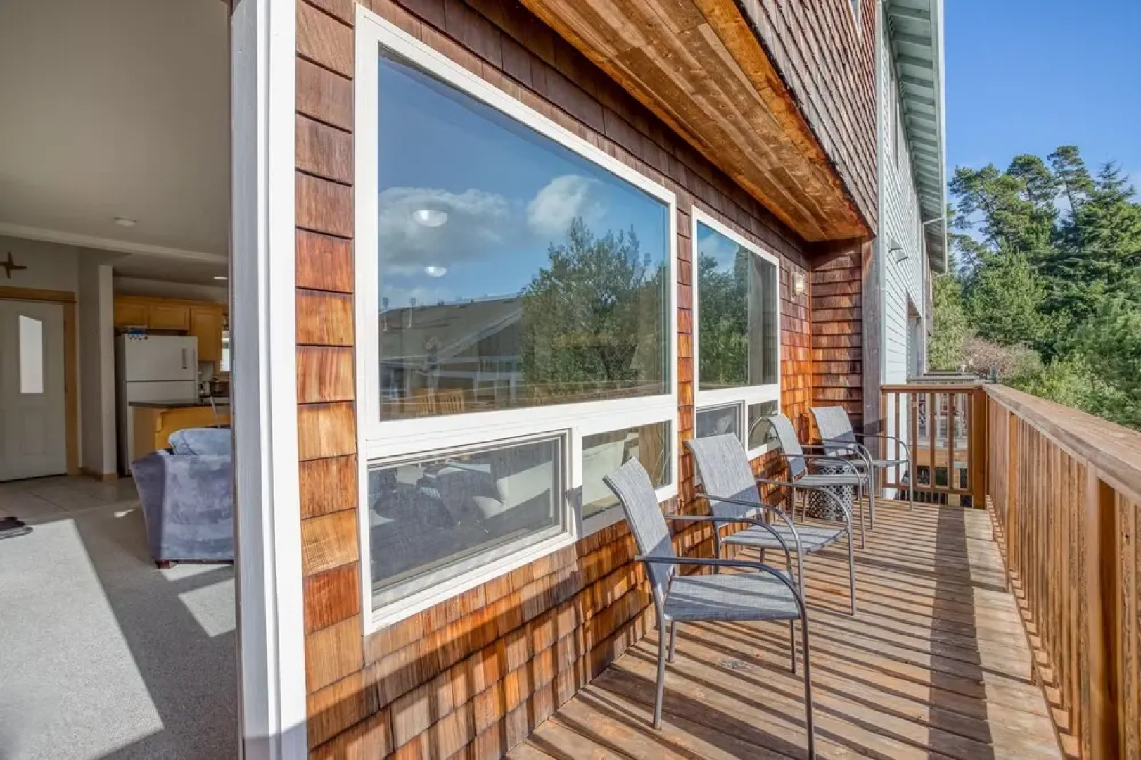 Moon Over Manzanita (MCA 1549)