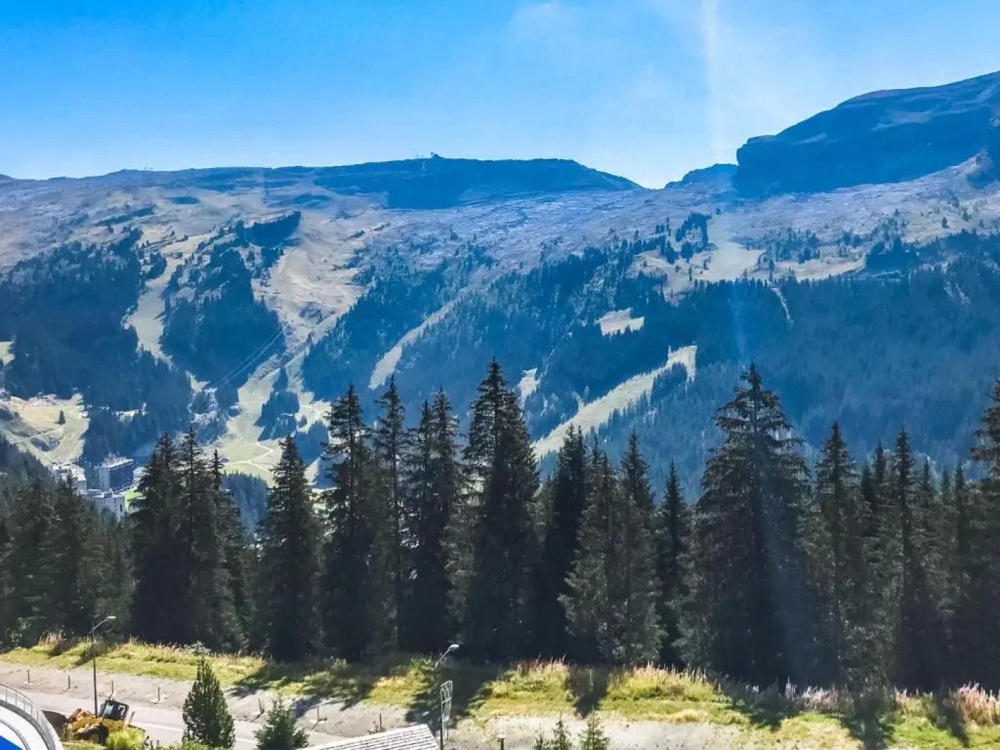 Private penthouse 2-bed Apartment, ski in and out in 5* Flaine Residence