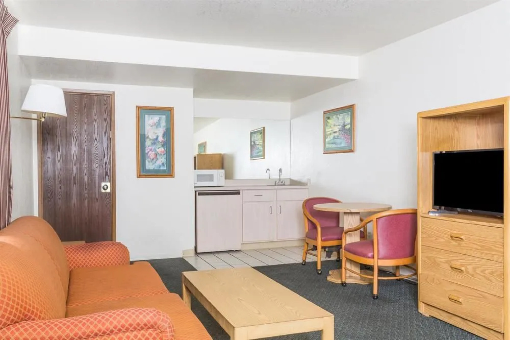 Super 8 Phoenix Metro North