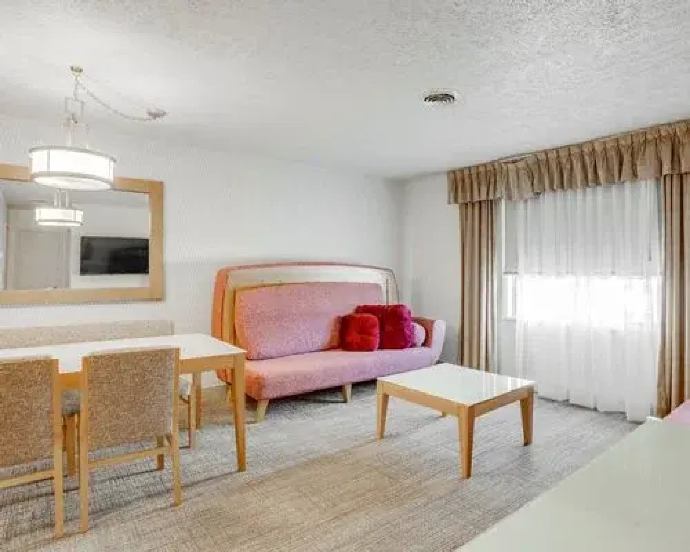 Split Rock Resort - 5 Nights, Lake Harmony, USA