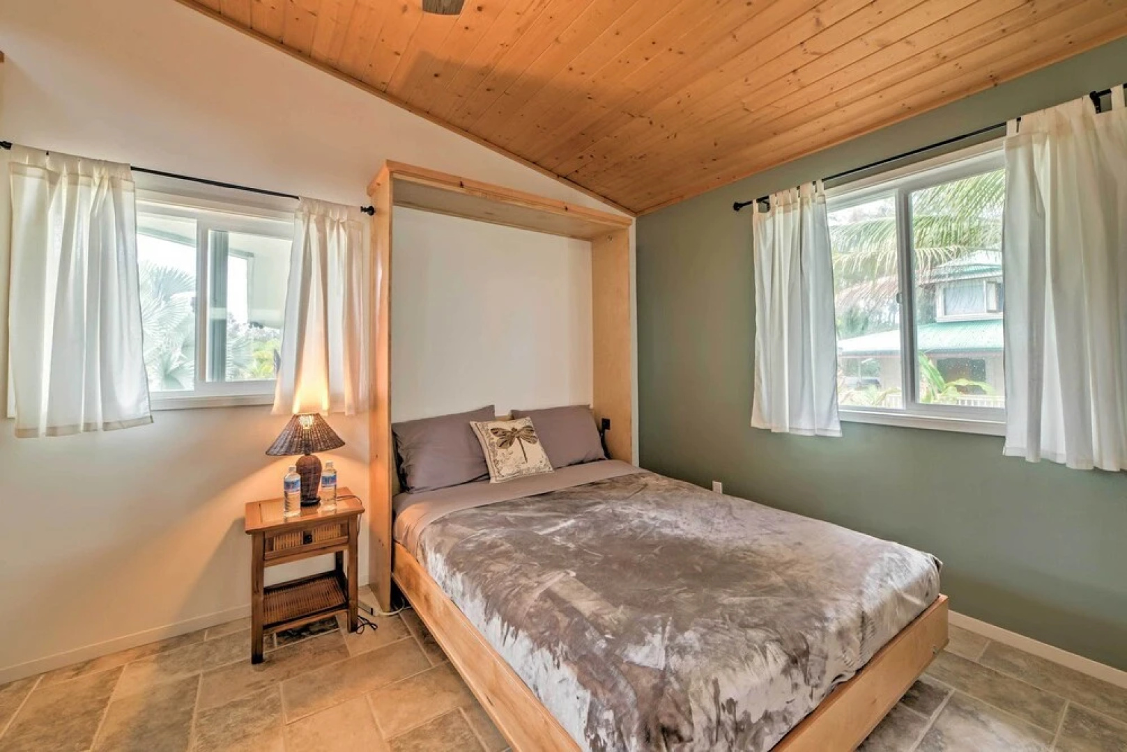 Direct Oceanfront, Big Island Home
