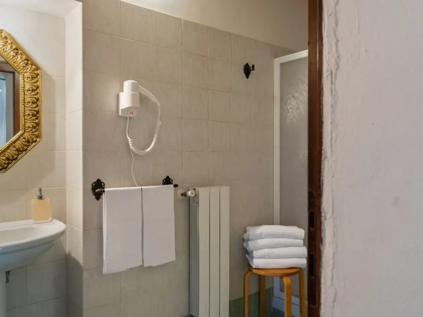 Scenic Apartment in Rapolano Terme with Swimming Pool