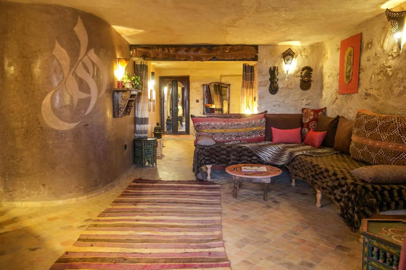 Dar Danse The Bubble On The Beach