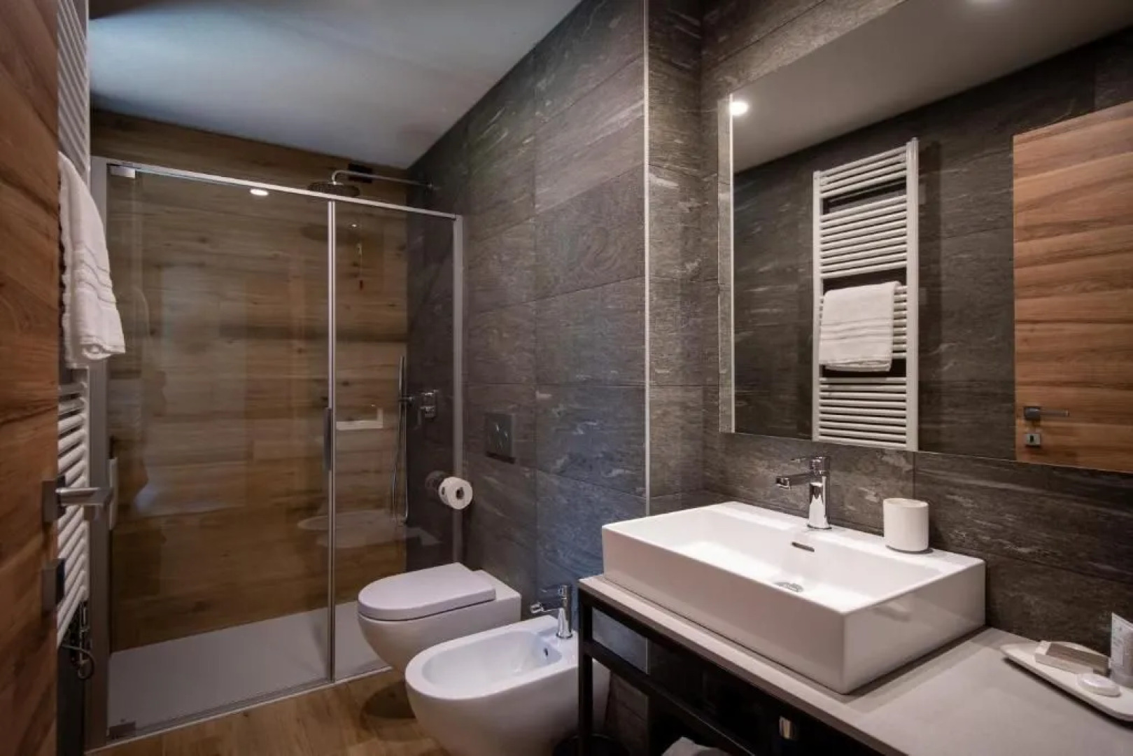 Nira Mountain Resort Futura