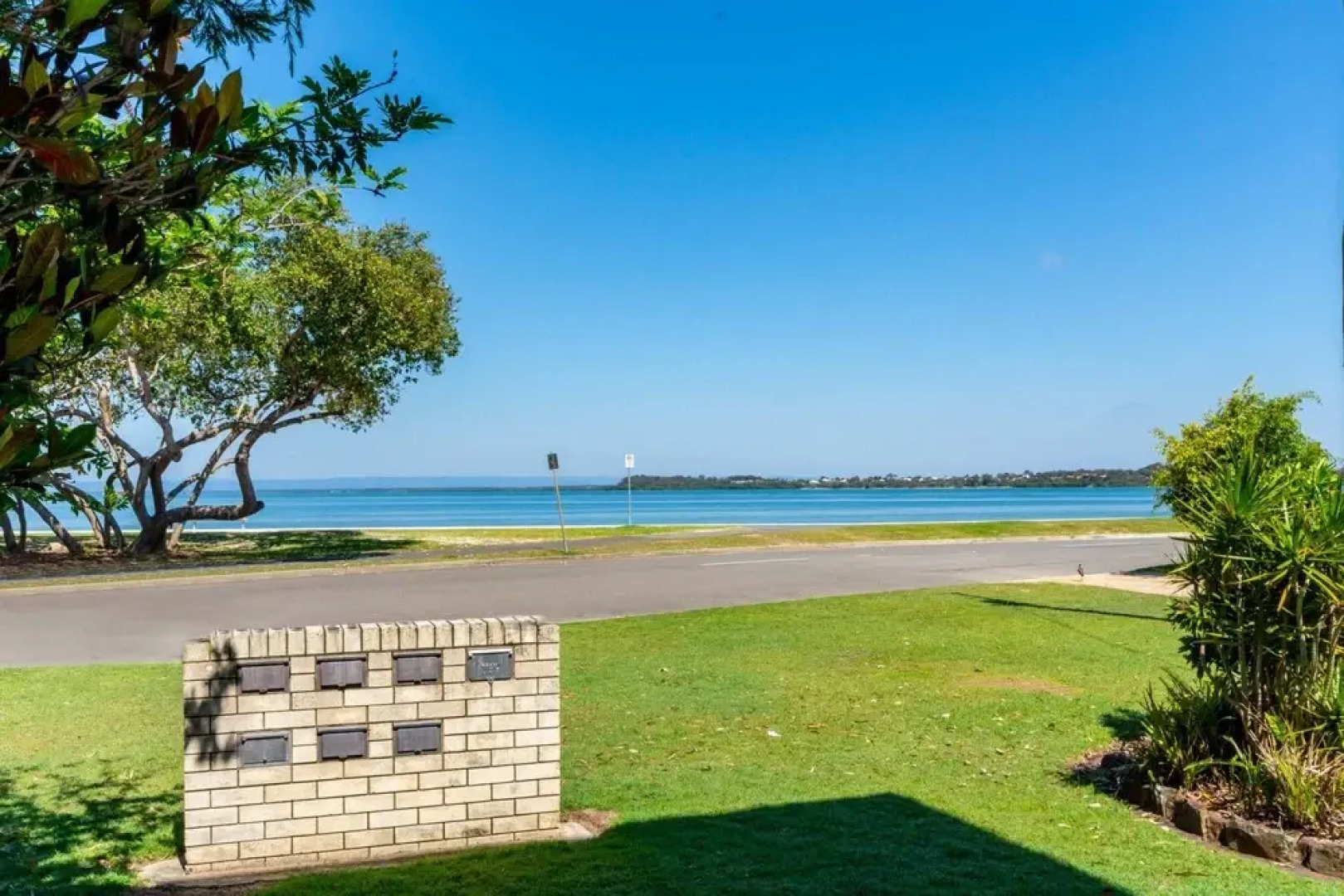 Ground floor, air condtioned apartment!