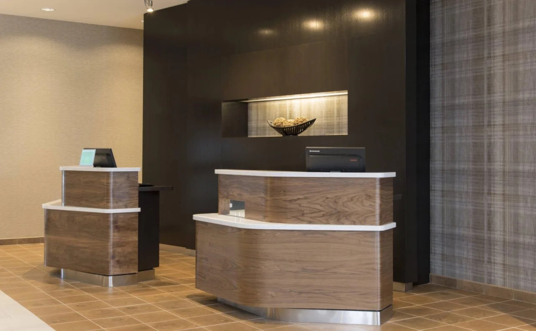 Courtyard by Marriott Holland Downtown