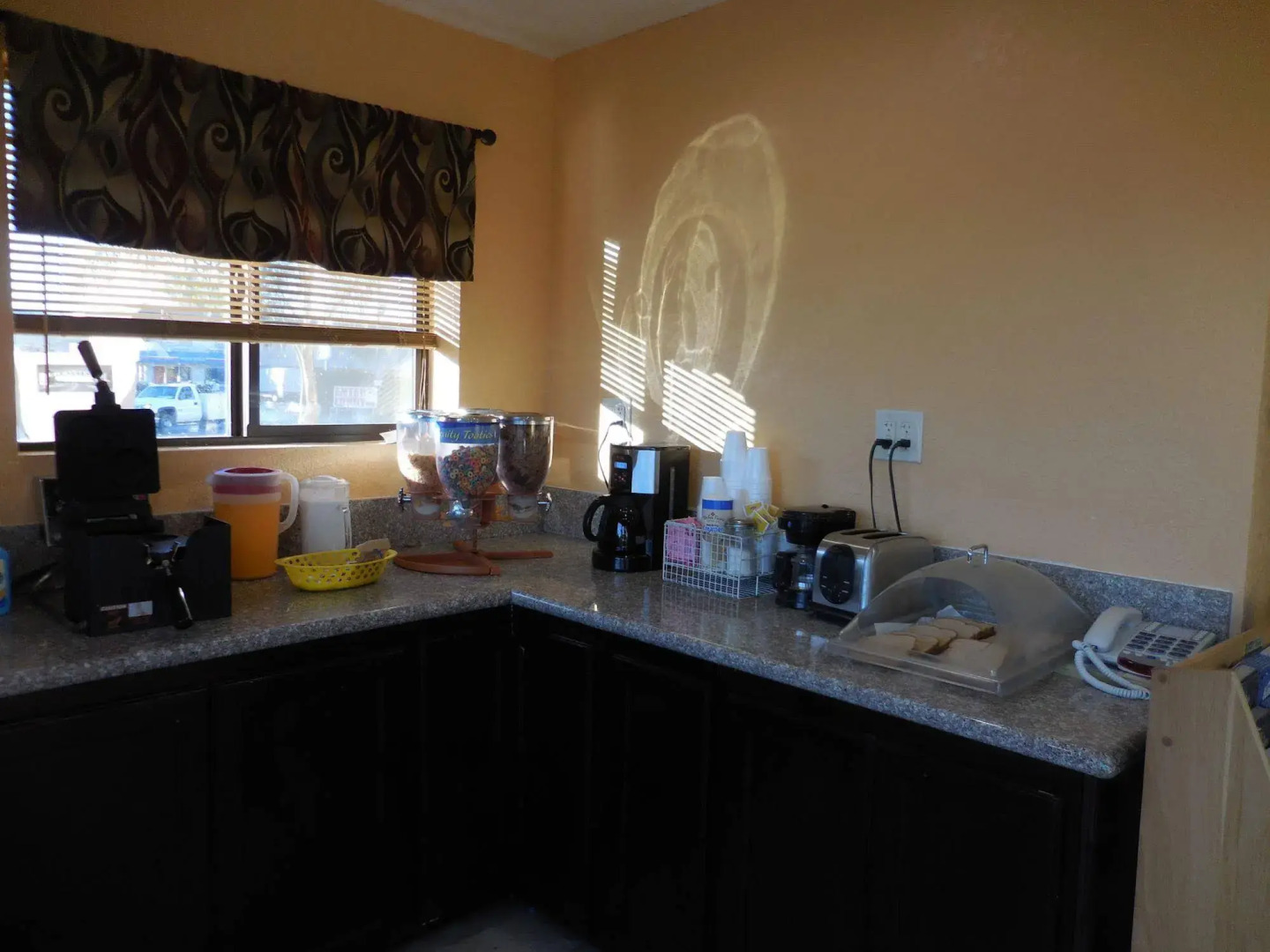 Best Economy Inn n Suites