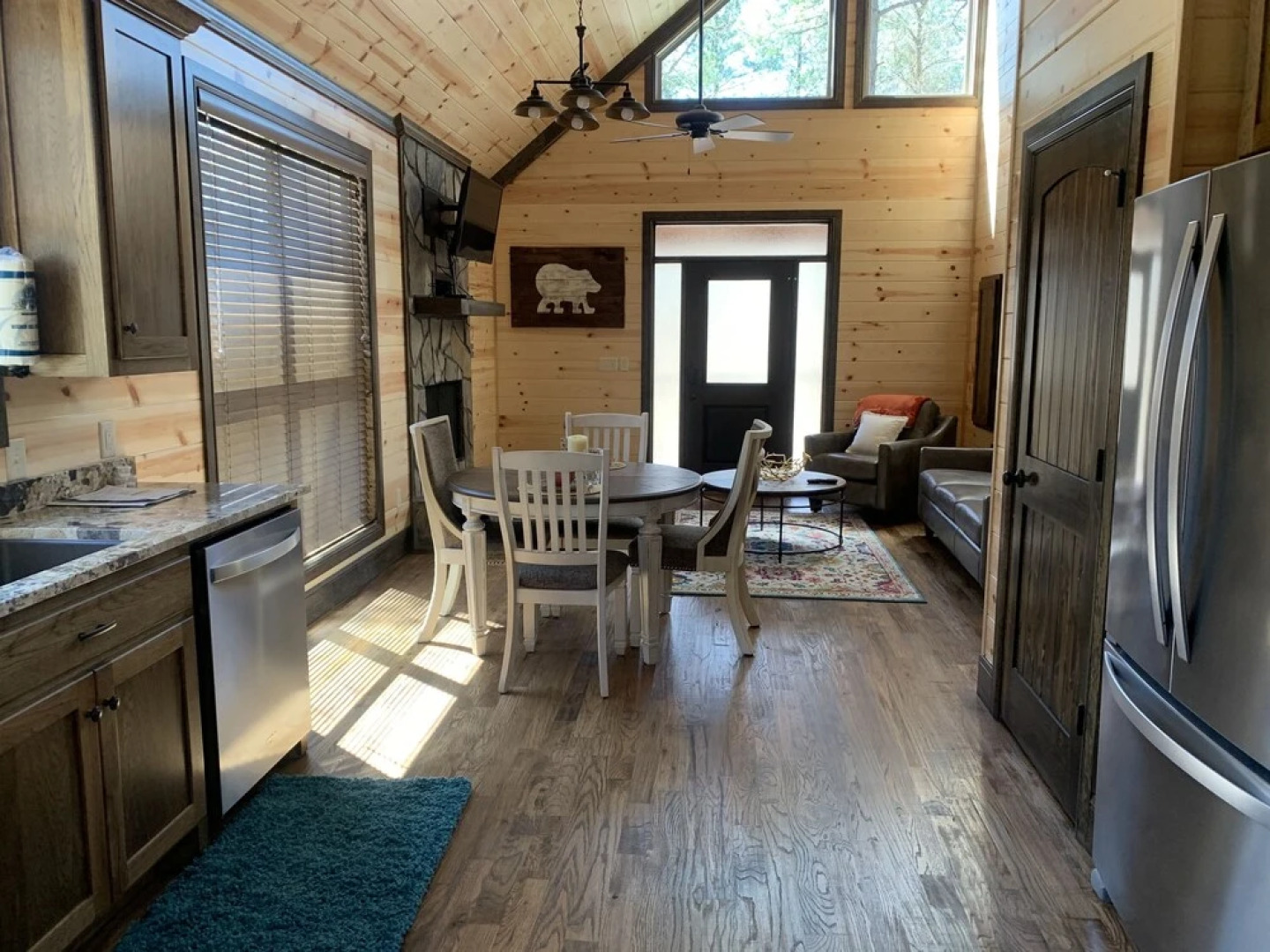 Standing Bear Studio Cabin With Hot Tub on the Deck by Redawning