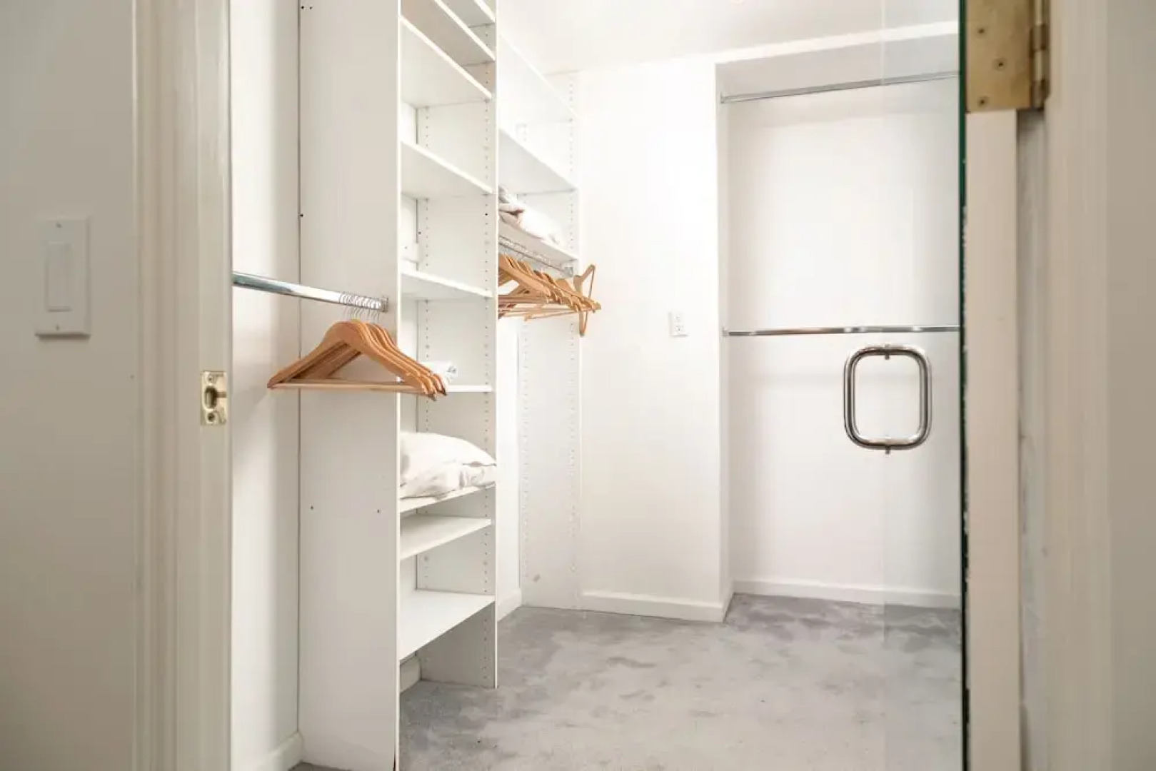 Sunny Pasadena Mansion, Sparkling Heated Pool & Projector Room!