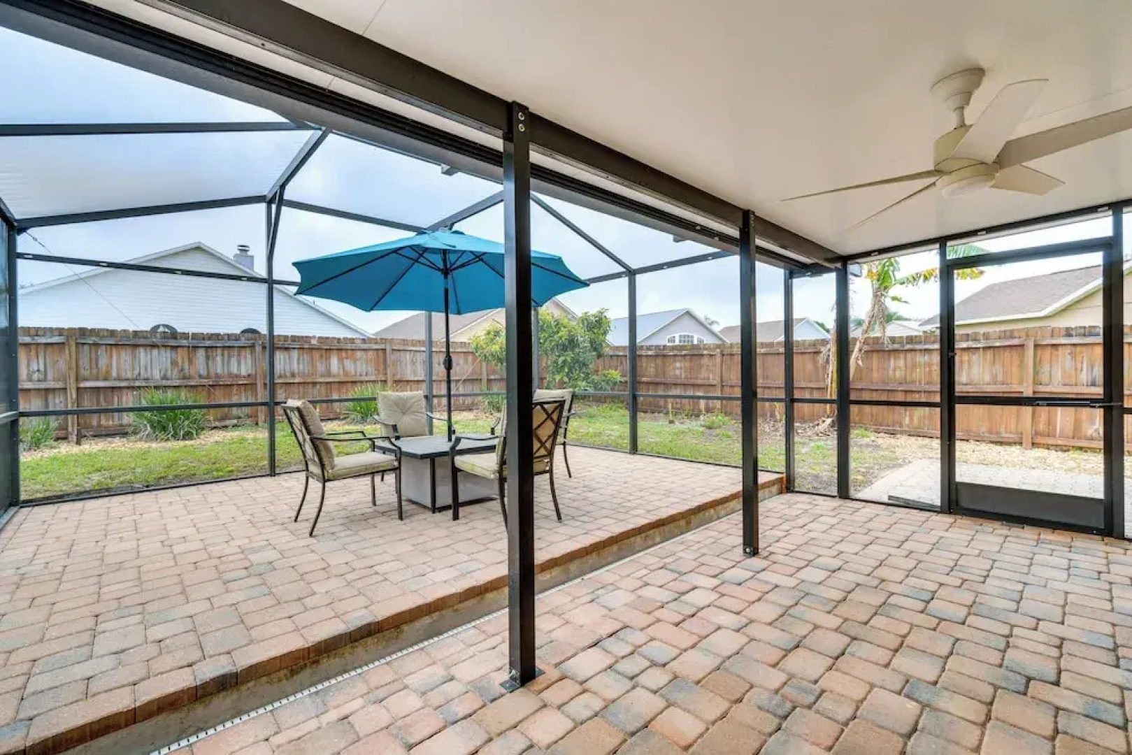 Lovely Florida Retreat w/ Lanai: 5 Mi to Riverwalk