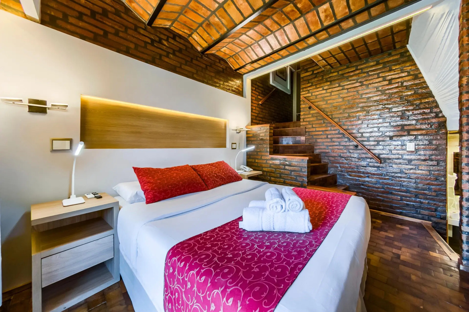 Portal del Lago Hotel