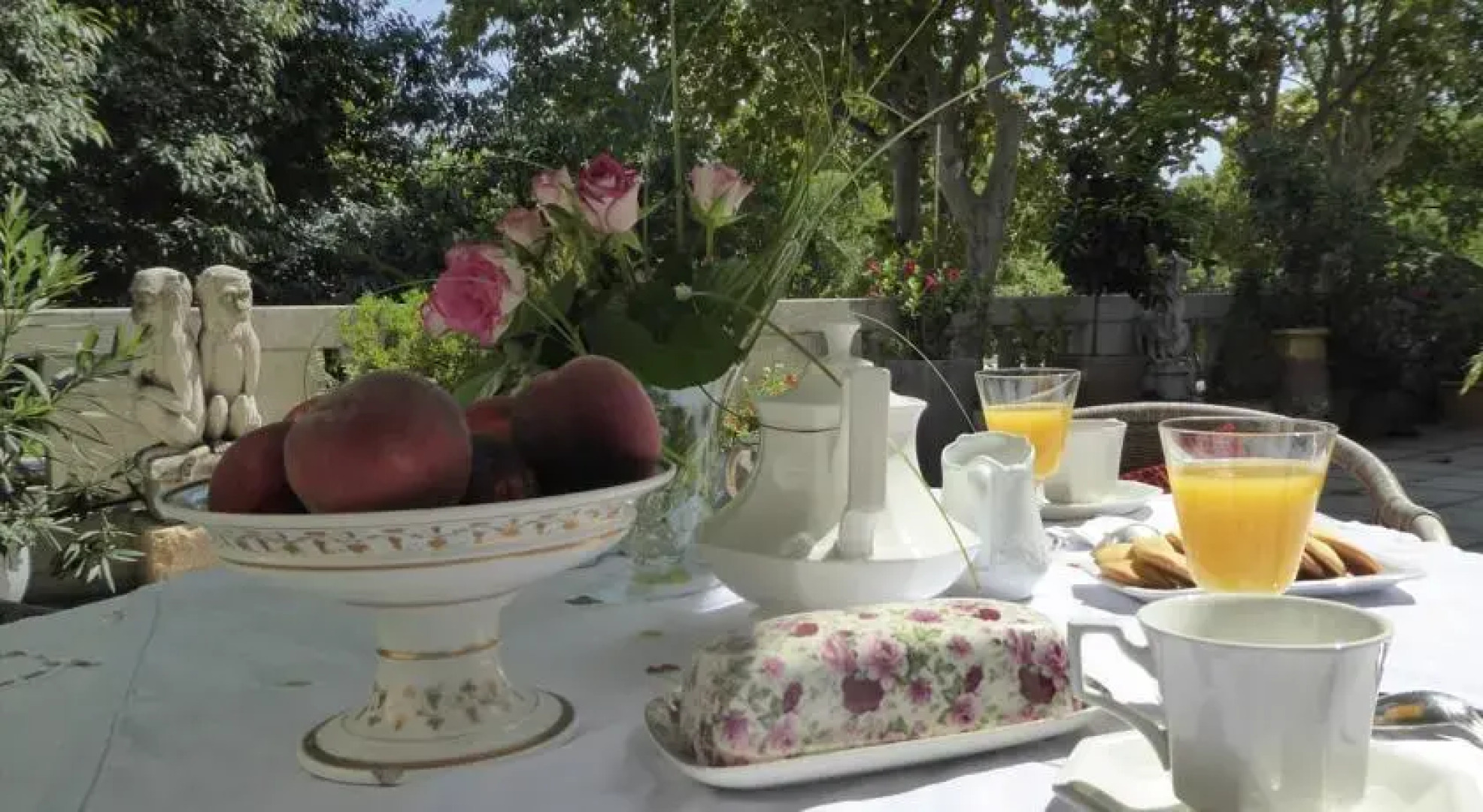 "A lombre des Arènes"