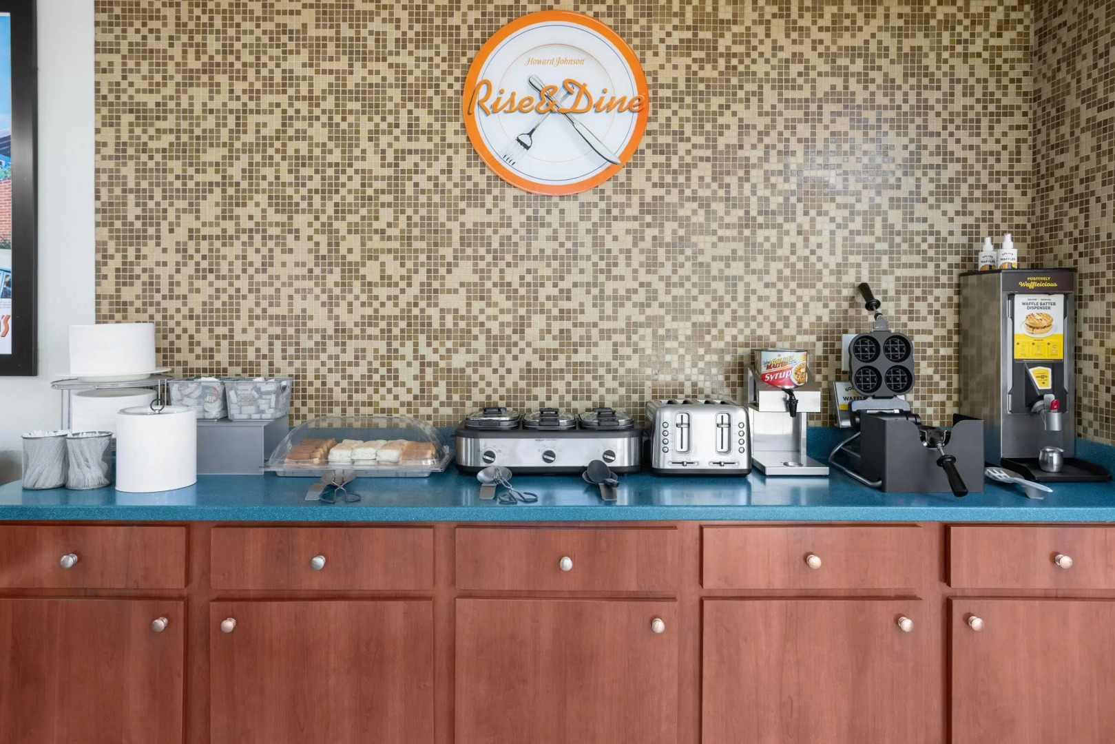 Howard Johnson by Wyndham Savannah GA