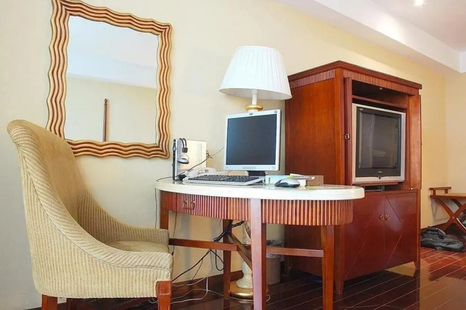 Oak Bay Garden Hotel