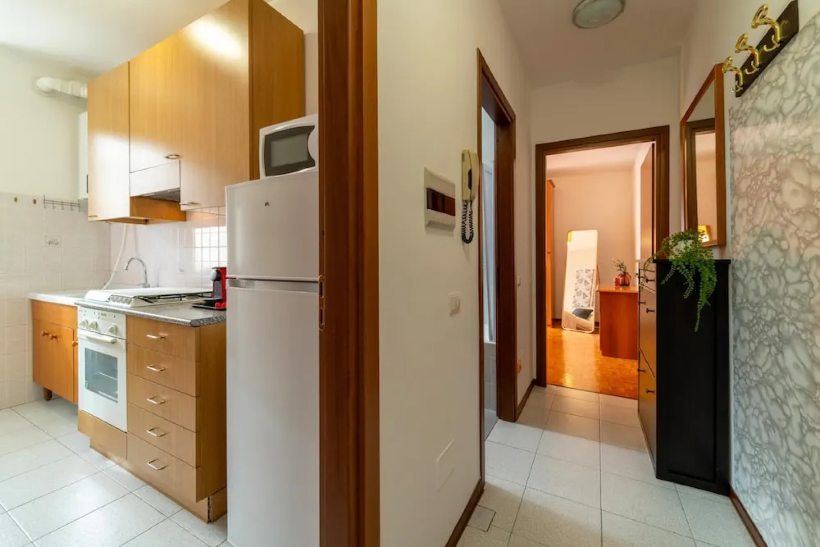 Scarlet Apartment With Garden by Wonderful Italy